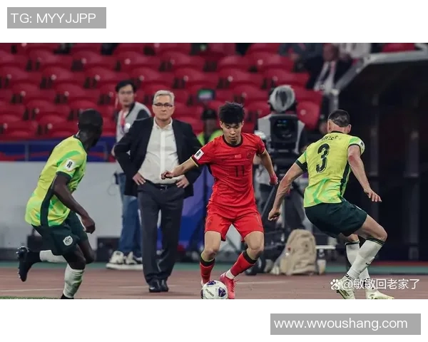 足球明星半脸照揭秘他们的魅力与风采展现背后的故事与成就 足球明星半脸照揭秘他们的魅力与风采展现背后的故事与成就